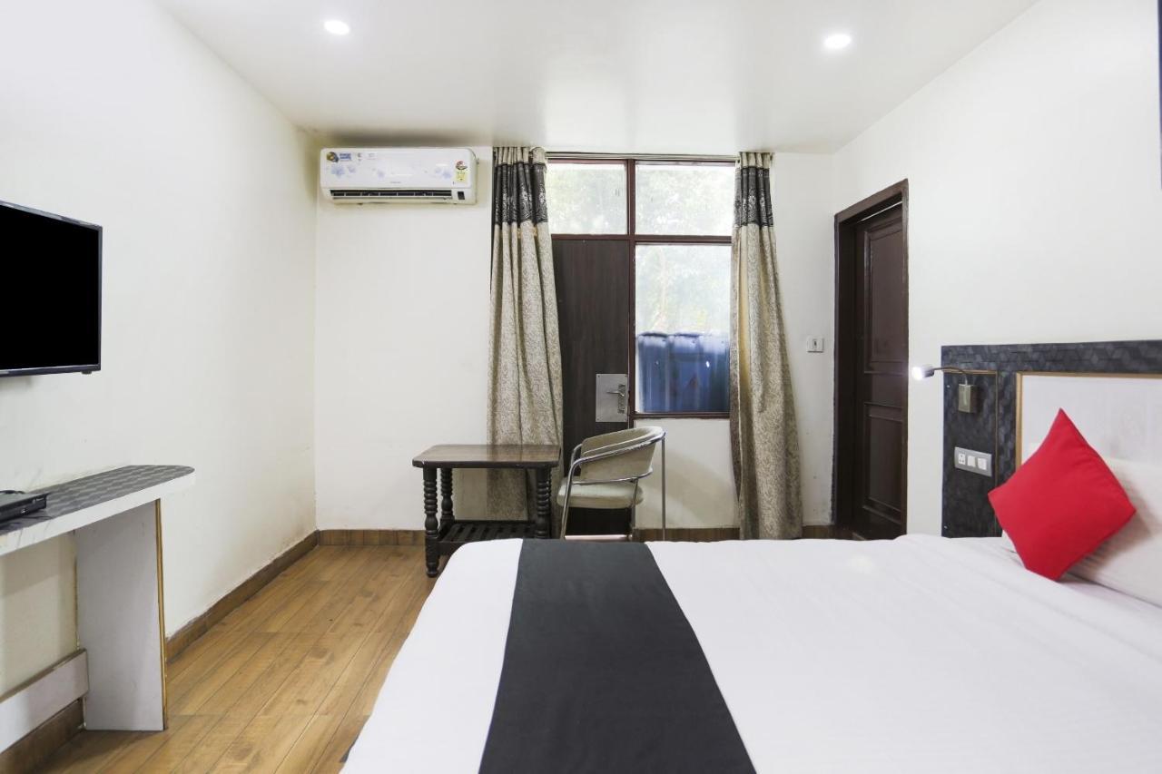 Hotel Capital O The Nest Expo Near Pvr Ansal Plaza Greater Noida Esterno foto